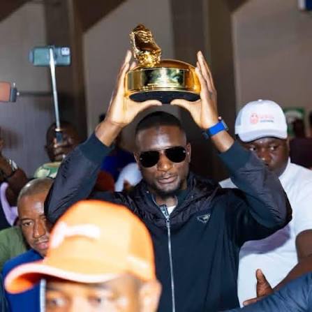 Sehrou Guirassy accueilli en héros après son soulier d’or européen
