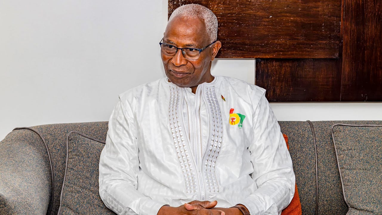 Hadj 2026 : le Premier ministre Amadou Oury Bah s’envole pour La Mecque