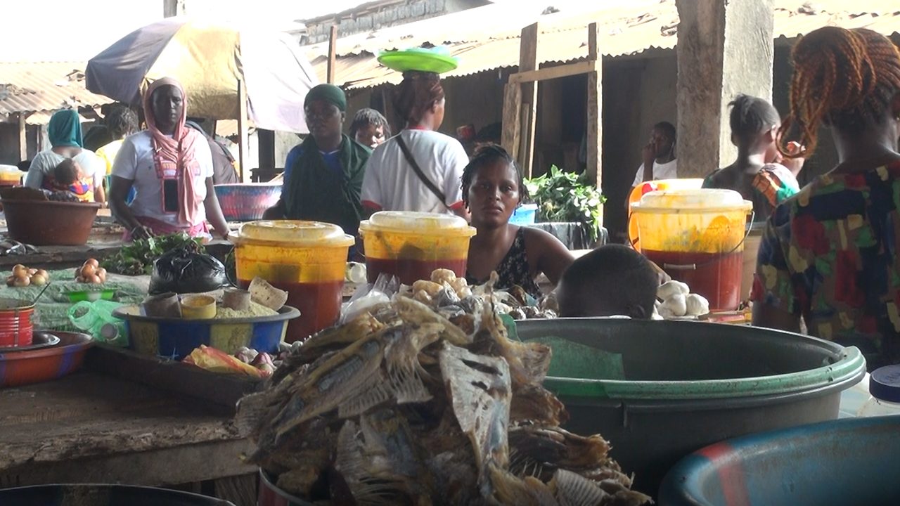 Conakry : les citoyens appellent à une baisse des prix des denrées