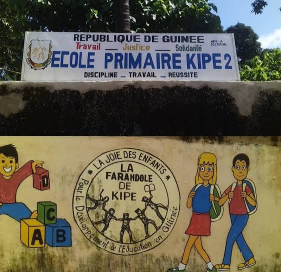 En Guinée : le manque de respect des élèves envers les enseignants inquiète