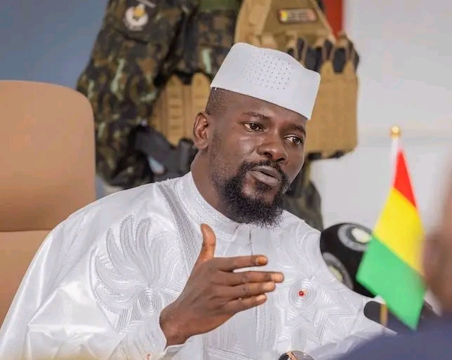 Guinée : Le président Mamadi Doumbouya convoque une session extraordinaire de l’Assemblée nationale