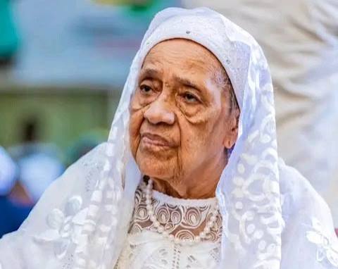 Guinée : disparition de Hadja Andrée Touré, une figure historique s’éteint